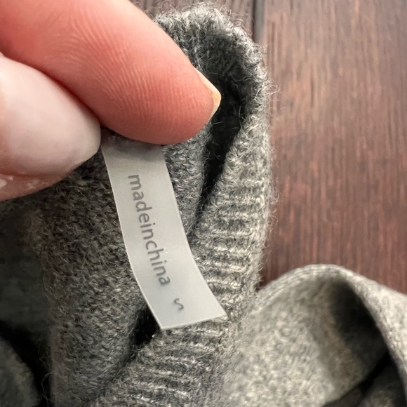 Christopher Fisher 100% cashmere sweater - Picture 2 of 4